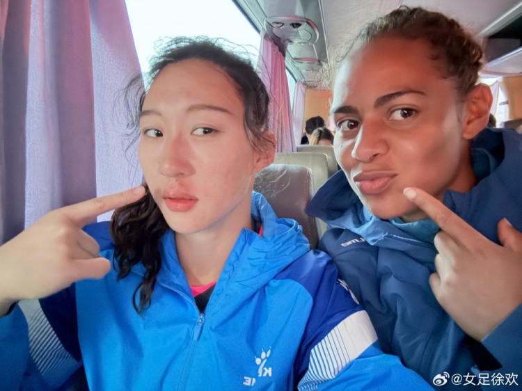 神勇！女足國門徐歡曬照，比賽中被球砸臉仍力保球門不失