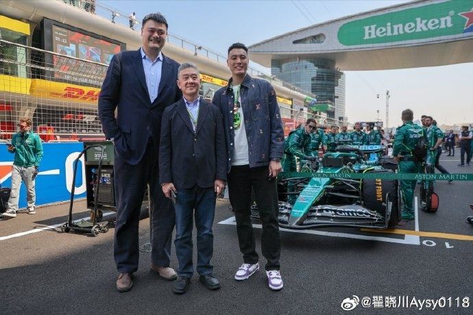 聯(lián)動F1！翟曉川曬與姚明、阿隆索、范志毅、周冠宇等的合照