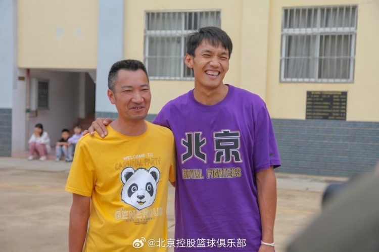 那一封信的故事還在延續(xù) 矣進(jìn)宏母校的師生們來(lái)到北京了！
