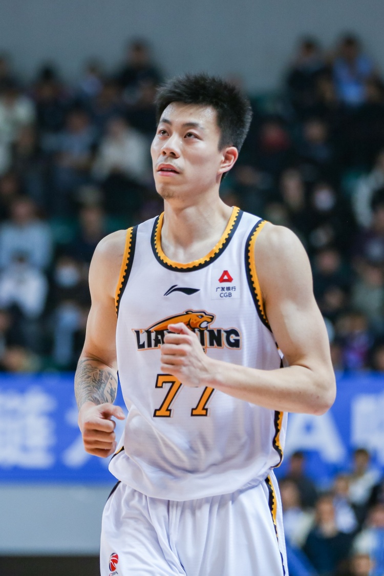 媒體人：張鎮(zhèn)麟、韓德君將因傷缺席今晚對陣北控的比賽
