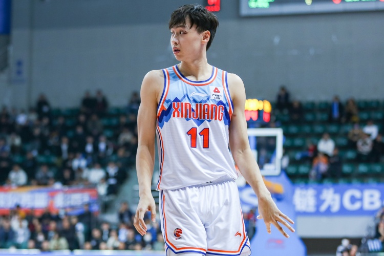 中規(guī)中矩！齊麟8中4拿到15分6籃板 有4失誤&正負值-10